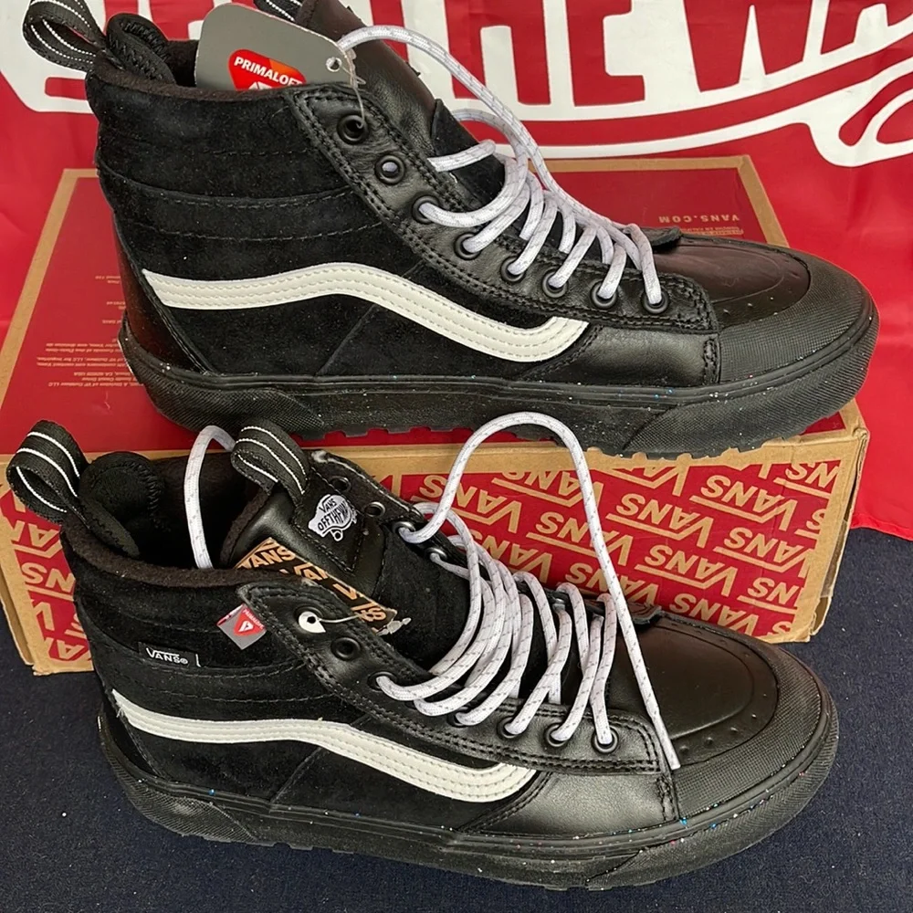 Vans WMNS Sk8-HI Mte-2
Glitter Black Glitter
VNOA5HZZUNM
Boots - sneakers - Picture 4 of 16